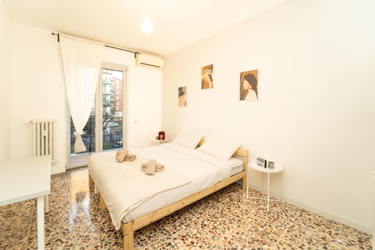 Ferienwohnung Trilocale Con Parcheggio Privato Mailand Exterior foto