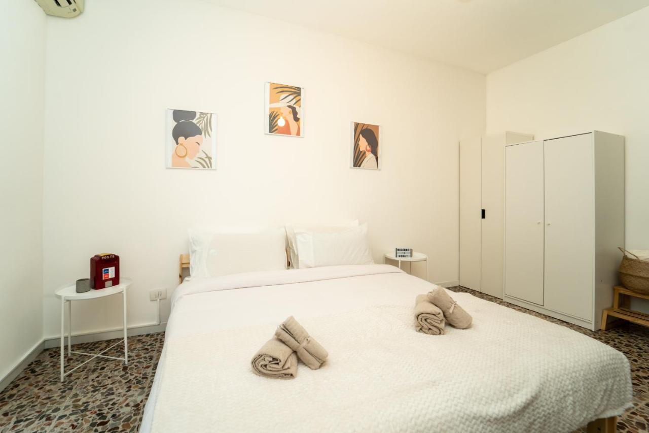 Ferienwohnung Trilocale Con Parcheggio Privato Mailand Exterior foto