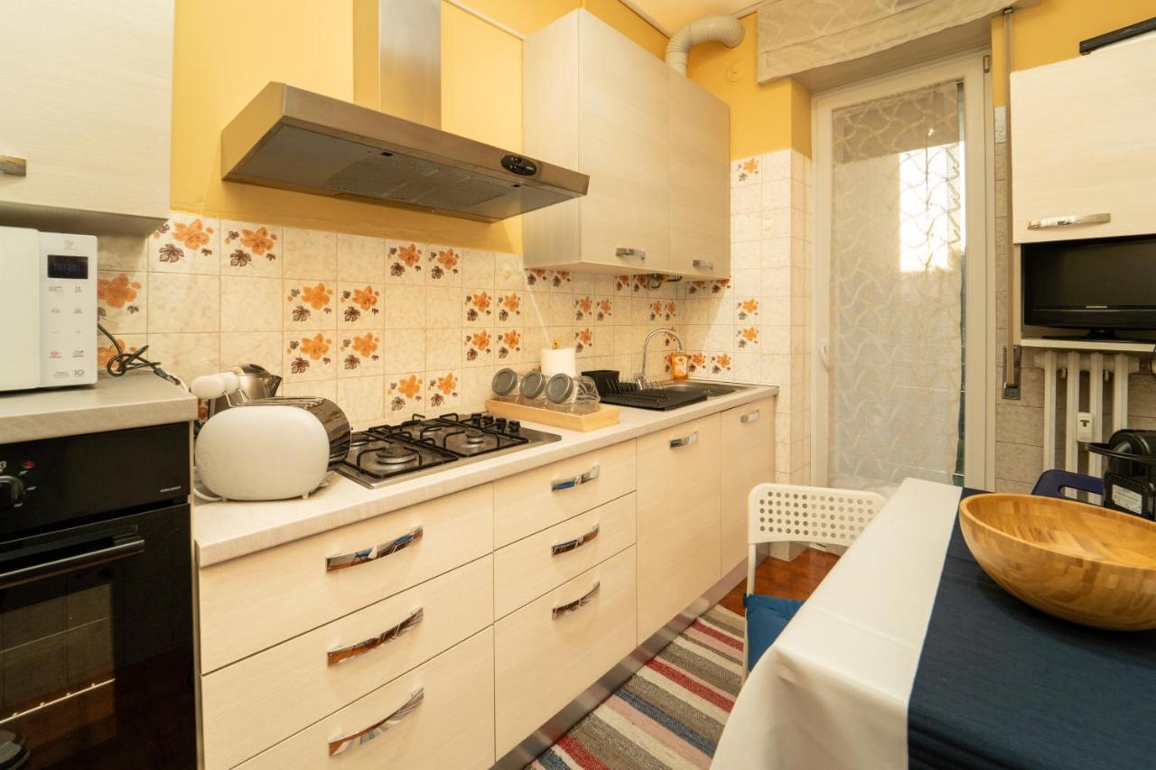 Ferienwohnung Trilocale Con Parcheggio Privato Mailand Exterior foto